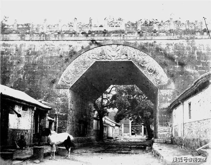 清咸丰年到光绪年的京城老照片,德胜门那幅有动感