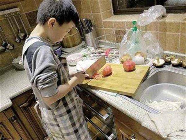 如何拍视频做饭 032eb8457cd748f4ae0c2369d5f08662.jpeg