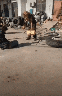 gif搞笑趣图:姑娘,需要帮忙吗?我游泳可是很厉害的!_天黑