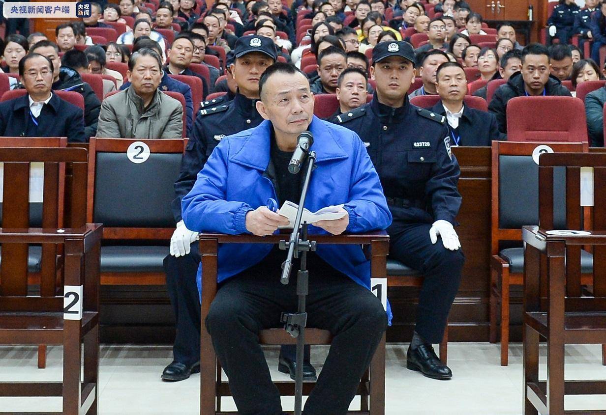 操场埋尸案家属放弃索赔，给邓世平“烈士”该提速