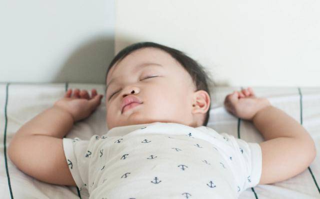 宝宝|不是孩子不想睡觉，是你没给他睡觉的机会婴幼儿3个睡眠误区