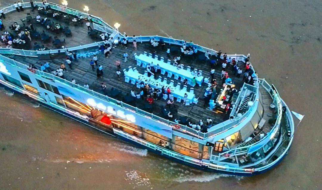 潭洲水道游船项目去年启动,依托三龙湾丰富的水道资源,串联沿岸城市