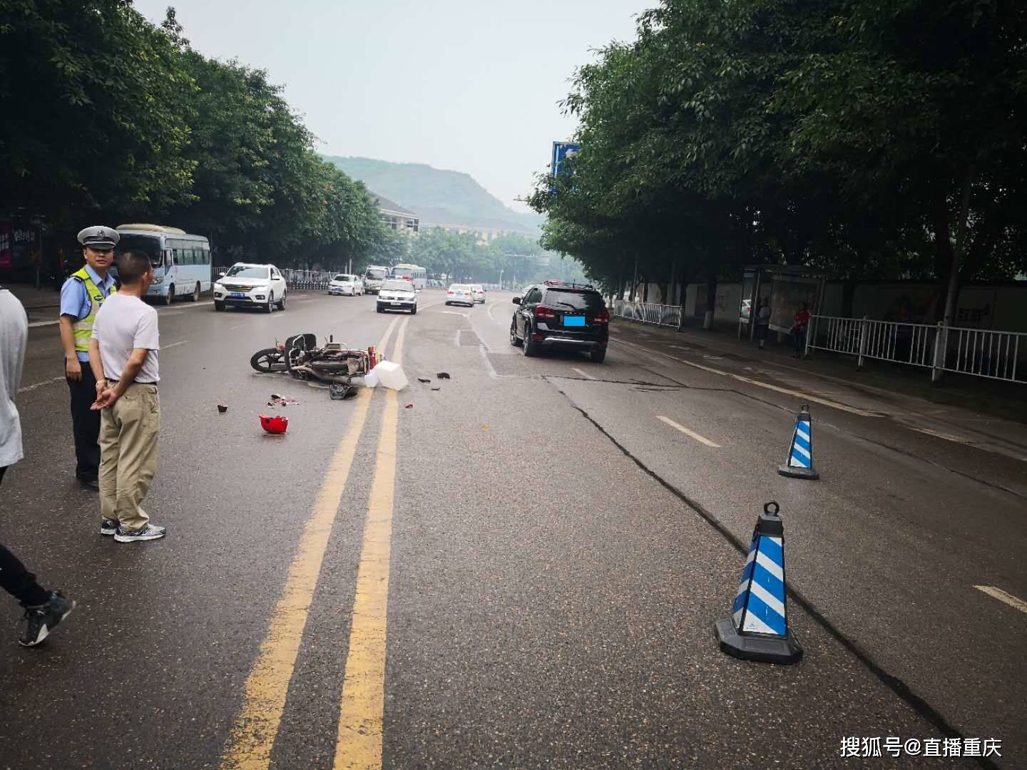 北碚区车主着急送家人看病违规掉头撞倒摩托车负全责