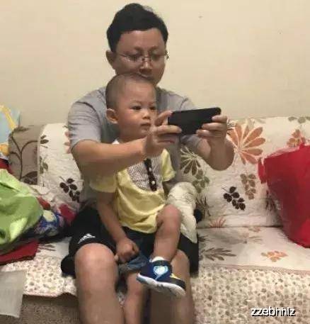 原创逗比爸带熊孩子爆笑瞬间,记住千万不要让逗比老爸带娃 原创逗比爸带熊孩子爆笑瞬间,记住千万不要让逗比老爸带娃