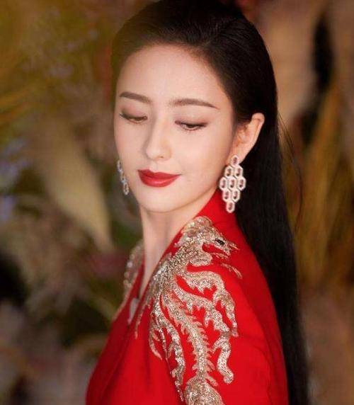 一步步变美的女孩子们：石原里美研究妆发，周