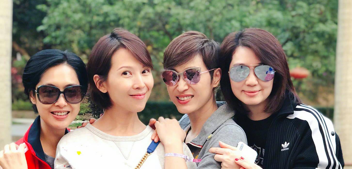 “港普F4”蔡少芬洪欣陈法蓉朱茵聚会，蔡少芬状