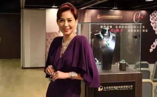 【骊明珠宝】不嫁豪门,但是她真的把自己活成了豪门_邝美云