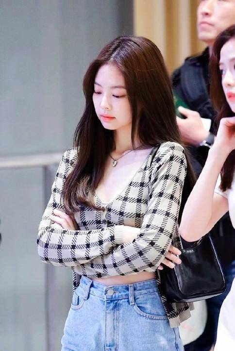 原创jennie太时尚,每套私服都穿出自己的style,不愧是人间香奈儿