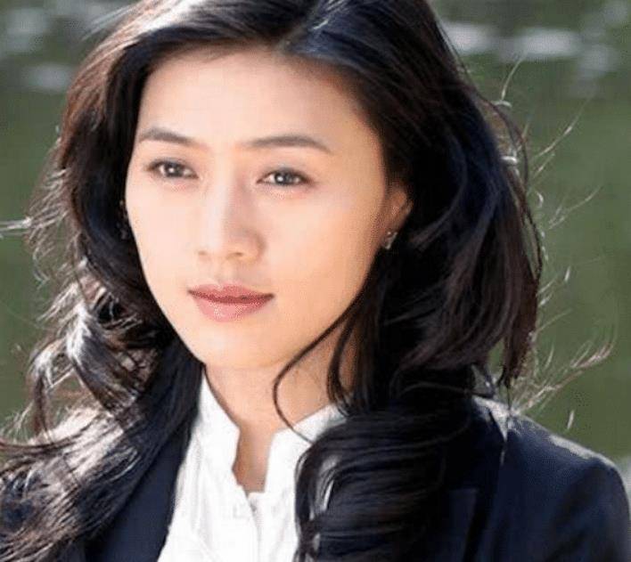原创她事业巅峰意外怀孕,丈夫是谁至今未知,女儿12岁长相浮现生父基因 原创她事业巅峰意外怀孕,丈夫是谁至今未知,女儿12岁长相浮现生父基因