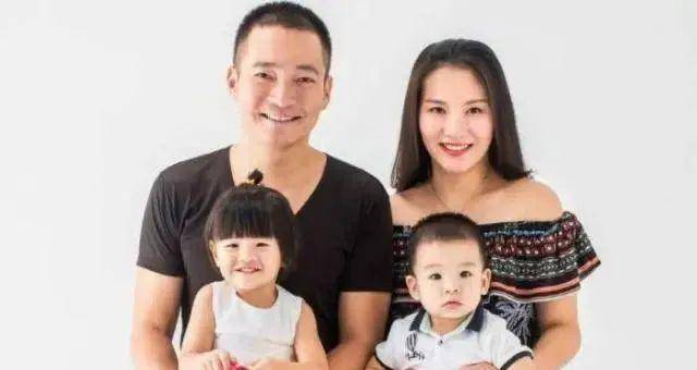 43岁的"秀才"喻恩泰!结婚10岁的知名主持人_史林子