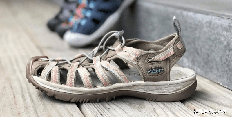 如何选择适合自己的鞋子款式 9c80ab69580d4b1988f30386e7490e1c.png