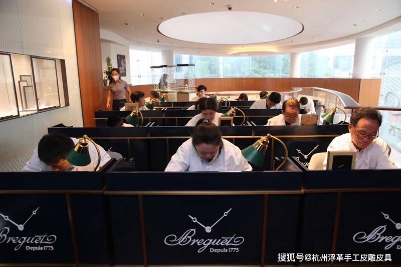 ����ͻ��Ž���Ϻ�վԲ������,�ÿͻ�����Ƥ�ܵĶ�������