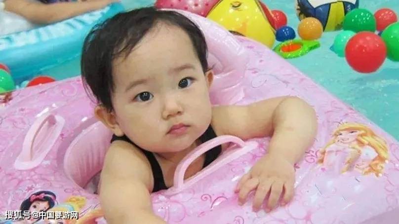 浴巾|还要不要带孩子进行游泳、洗澡服务？疫情期间