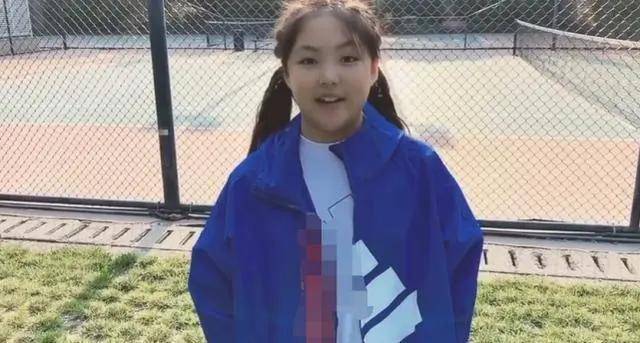 原创李湘女儿王诗龄又因背名牌包上热搜，“富养女儿”并不是指这样养