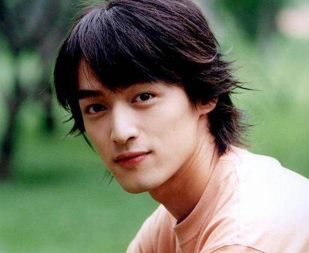 原创2006年张冕为救胡歌死亡胡歌当晚梦见已故助理被告知追悼会时间