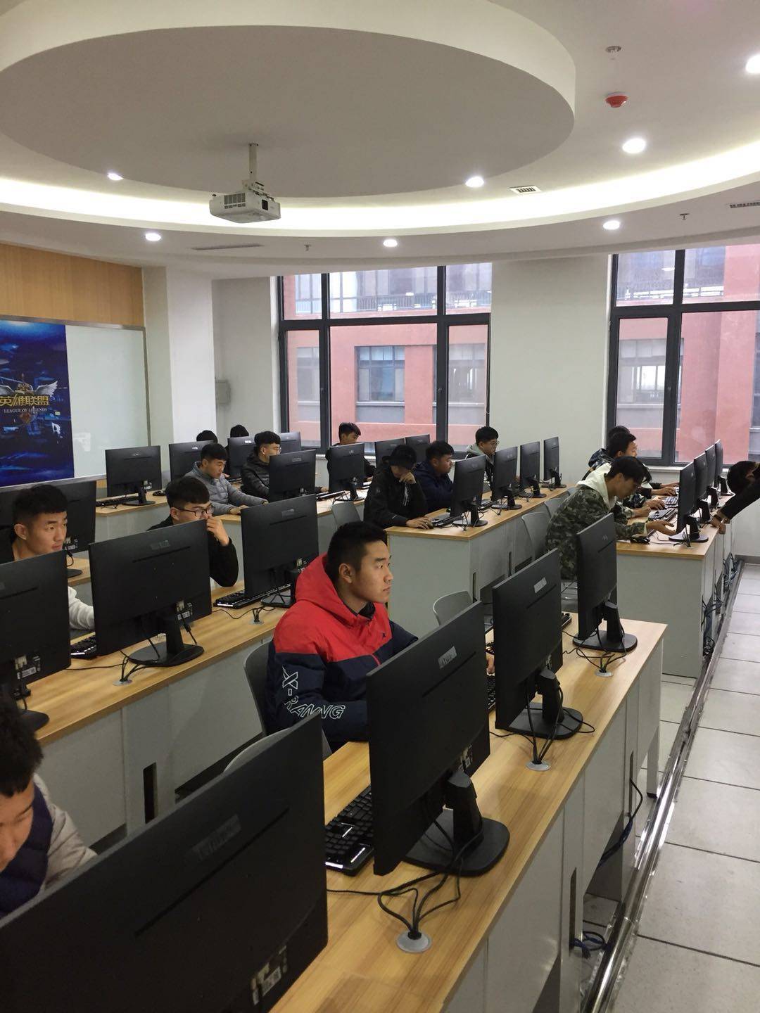 成都南昌重庆电竞中专职校_上长沙选直尚电竞学校学历