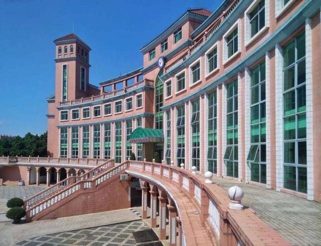 录取分数|录取分数暴涨！喜讯！这3所大学迎来大发展