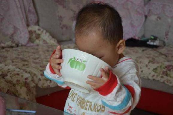 孩子|3种辅食被称为“慢性毒药”,求妈妈放过育儿专家:宝宝1岁前