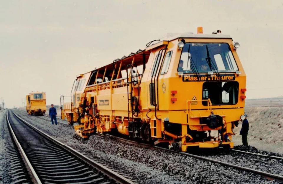 plasser&theurer 08-32 型捣固车