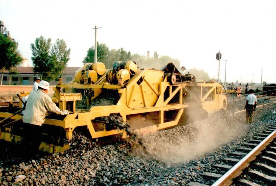 大机捣固施工 b36f22c9b07c4eadbefcd3095d9a6d0c.jpeg