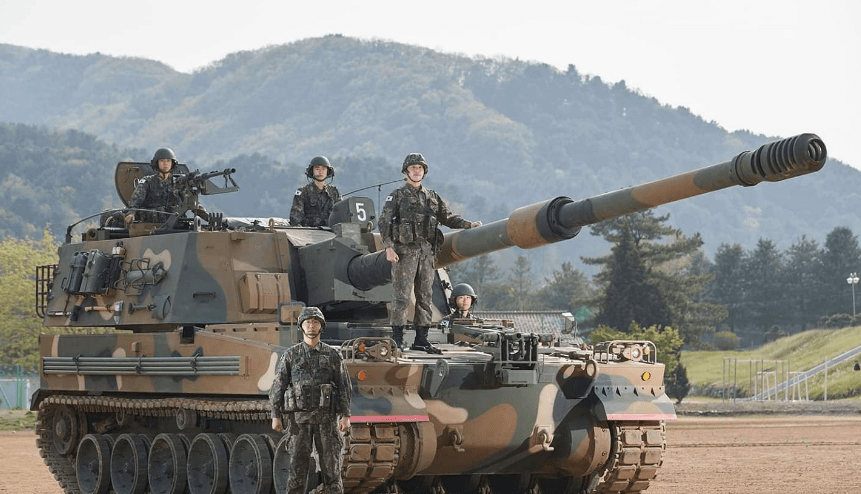 榴弹炮等,尤其是韩国的k9自行榴弹炮还代表韩国军工业出口到其他国家