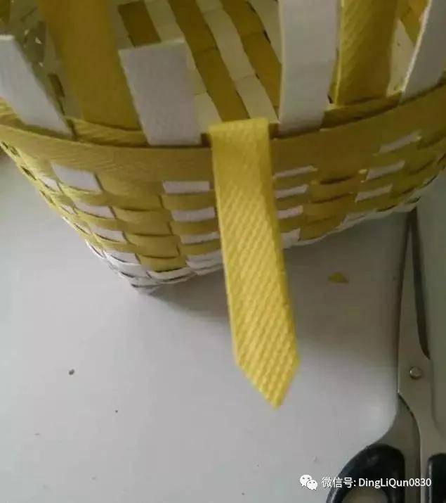 「编绳作品」姐姐用打包带编了很多包包,周围邻居都想要!