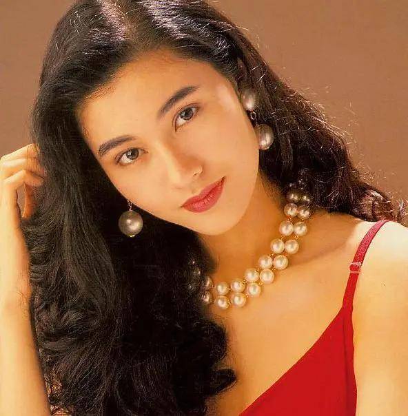 李嘉欣为进豪门不惜“头破血流”，屡次失败后