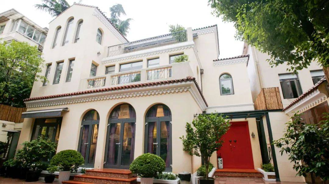 原创上海女股神的家：买下市中心最好洋房，藏品比房子名贵