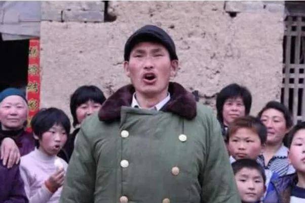 大衣哥家庭 66d678528d6b464eb1c33ea558202a7d.jpeg