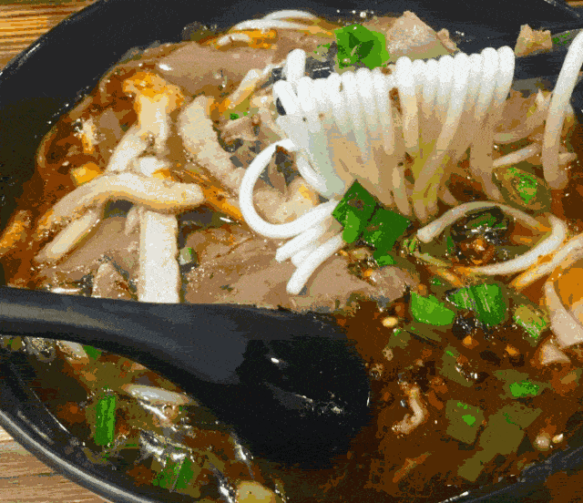 美食 ……遵义豆花面…… ……农家鲜肉水饺…… ……小豆汤饭