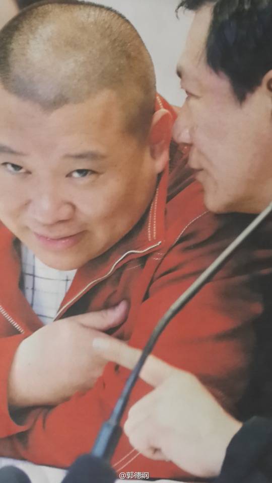 郭德纲发文缅怀恩师侯耀文，感慨人情冷暖世态