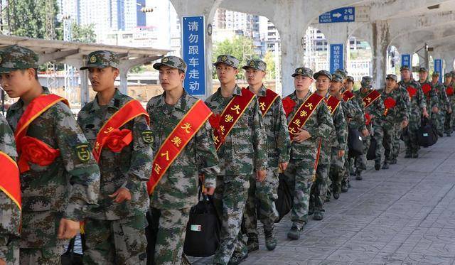 为何说大专生最好的出路是当兵？