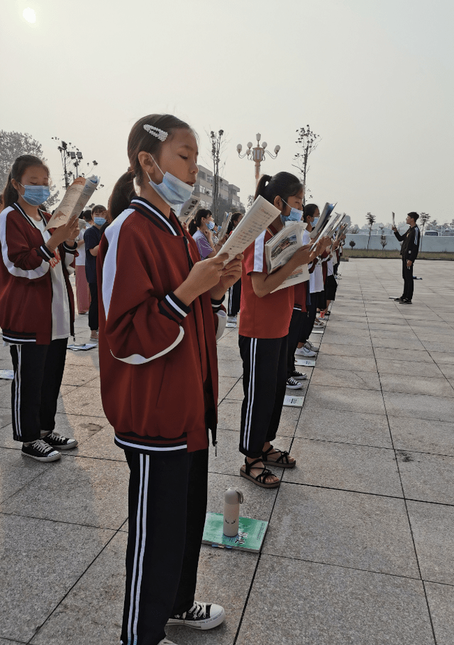 博学笃行,以热爱赴山海——商丘市二中高中部激情早读