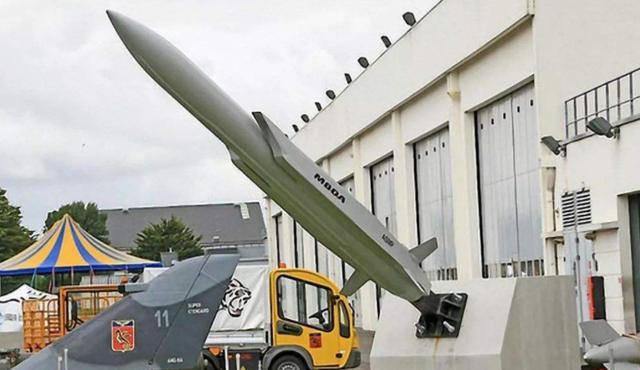 法国人的骄傲，独特的空射核导弹，战斗机就能