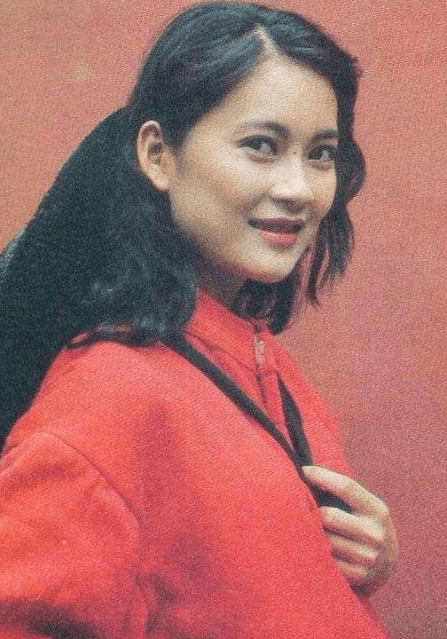 原创八十年代红极一时,九十年代淡出影视圈,很多人还记得谭小燕的美
