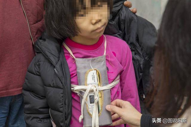 伍梅|女孩出生4月患重病，痛心父母做志愿者以身说法孕检没查这个