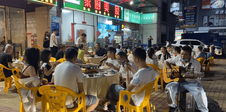 原创"民工歌神"吴恩师:在深圳大排档卖唱,抖音有40万粉丝