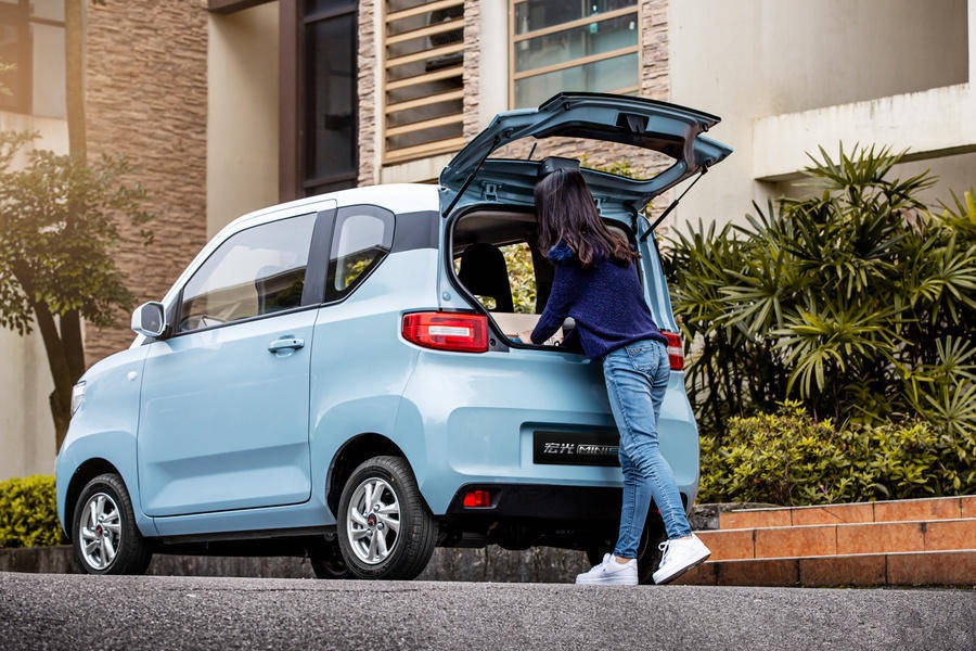 又是一款网红神车,宏光mini ev预售价不足3万