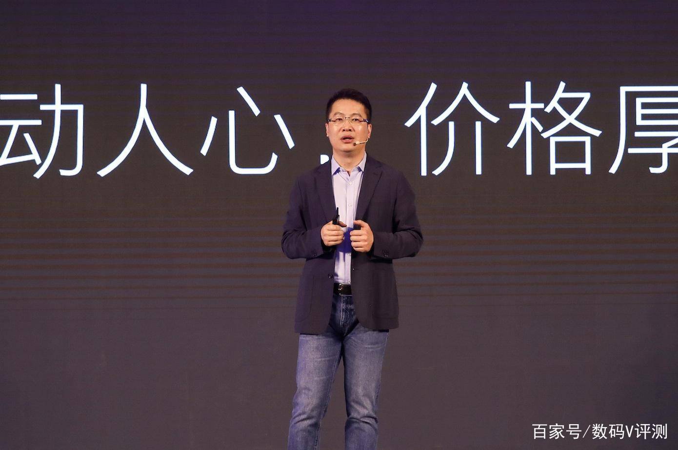 小米前高管秦涛,也就是上次日语应聘者事件的主角;在朋友圈说"中国区