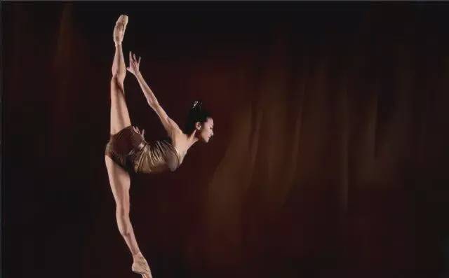 跳舞类视频 75ef23a013e04a209e9937b3e063ee3b.jpeg