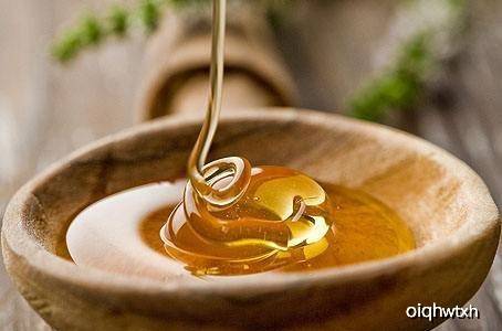 蜂蜜水的功效和作用能美容养颜吗 f03a68d7d2494b70b56cdbaad02c9cb4.jpeg