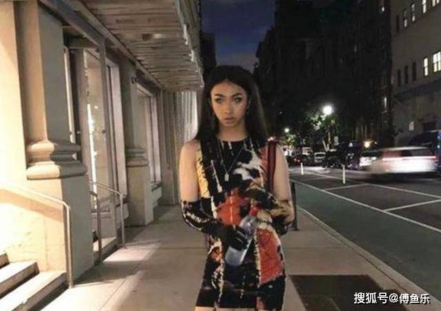 伊能靜18歲兒子近照曝光，氣質似繼父秦昊，教母親跳舞關係如好友 娛樂 第3張