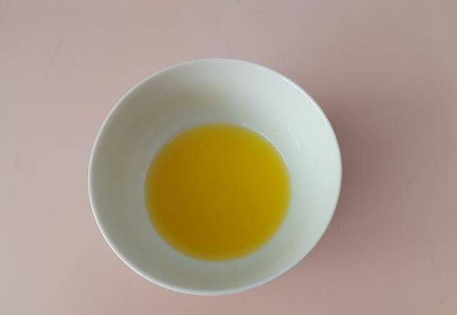 用鸡蛋做蛋糕教程简单又好吃 d2f2a4cc35e34a49ac50439a03613824.jpeg