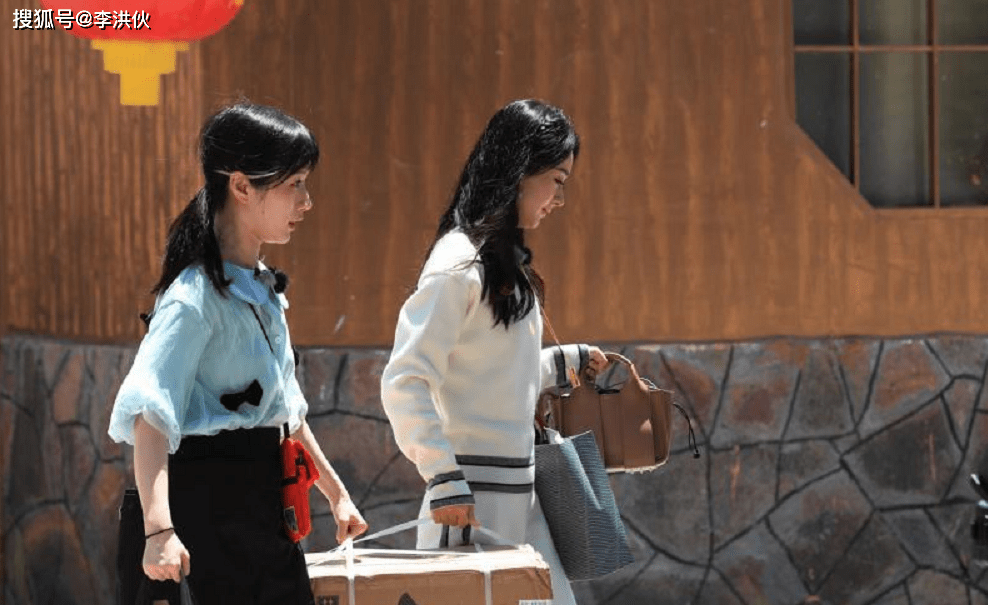 【虞书欣】虞书欣退出,赵丽颖加入,路演现场人山人海《中餐厅》未播先火