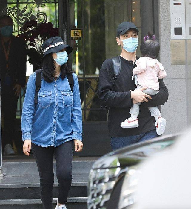 原创高圆圆女儿正面照曝光，葡萄眼睛又大又圆，完全继承妈妈高颜值