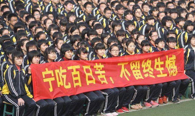 为什么高考提前5分钟发试卷？老师：这5分钟赶紧做好这3件事