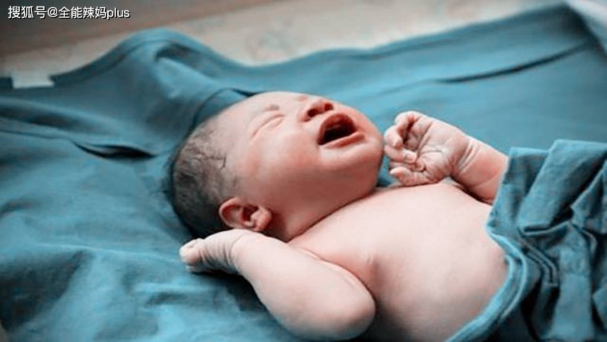 孩子|是“投胎转世”被踢？医生说出真相新生宝宝屁股上带“淤青”