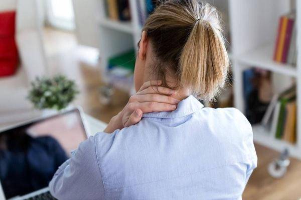 原创脖子上的小肉球是怎么来的？4点成关键，可别再忽视