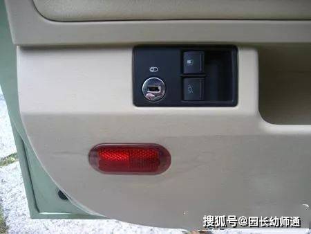 孩子|幼儿车内自救安全教育课，请务必教给孩子！（转给家长）