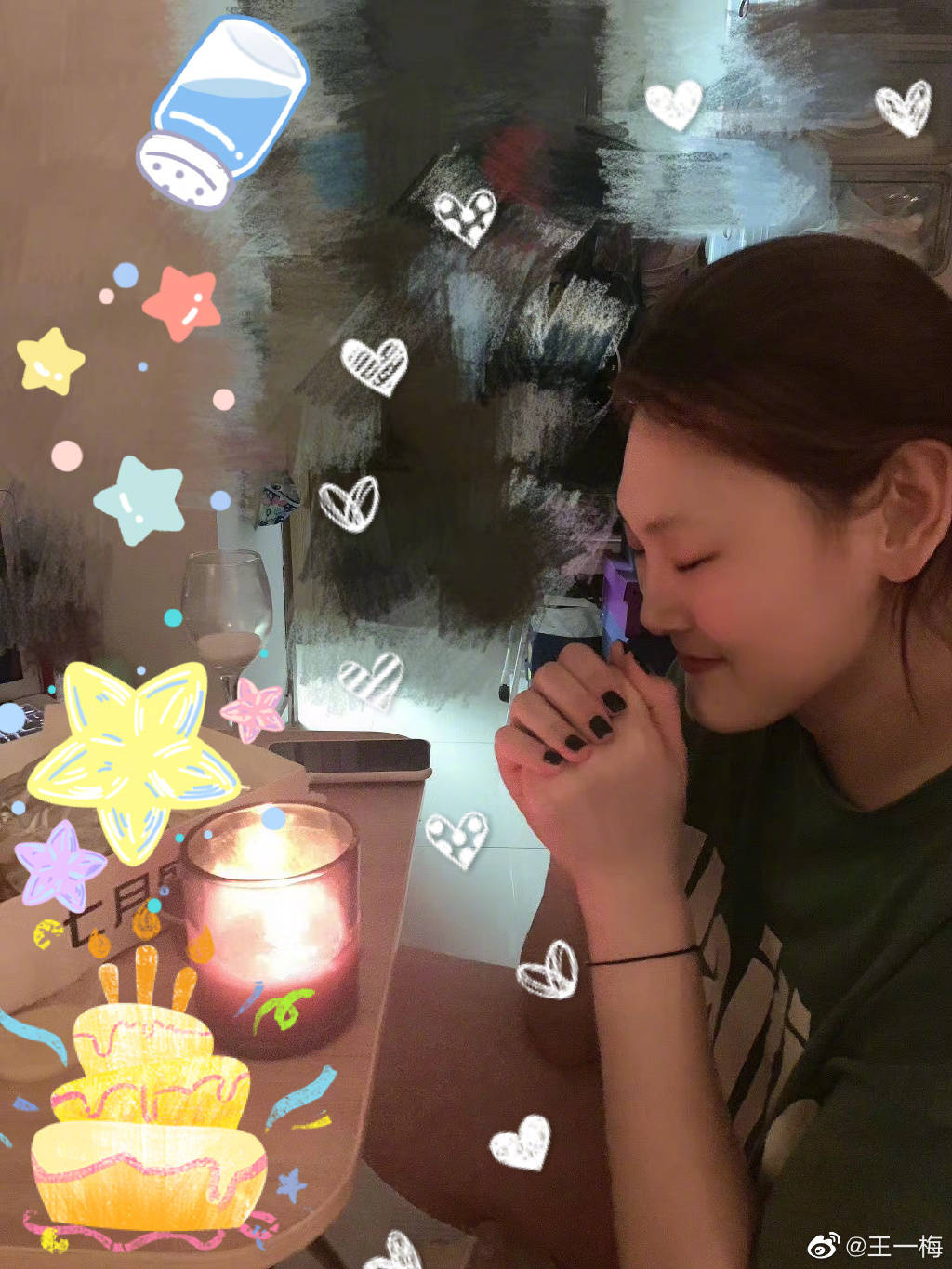 原创王一梅庆生闭眼许愿!少女心十足黑色指甲抢镜,遗憾没拿世界冠军